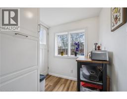 9 SPADINA Road E - 16