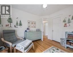 9 SPADINA Road E - 22