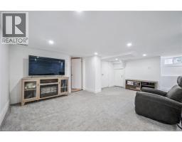 9 SPADINA Road E - 26