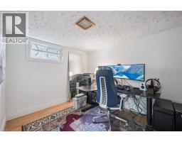 9 SPADINA Road E - 27