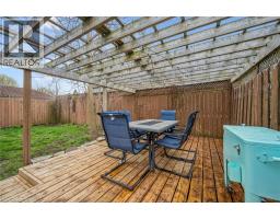 9 SPADINA Road E - 33