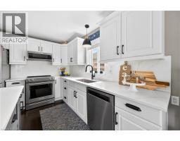 22 LINDA Crescent - 12