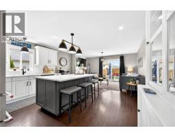 22 LINDA Crescent - 8