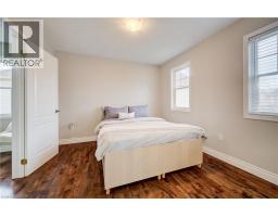 76 GLAZEBROOK Crescent - 40