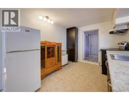 251 SHELDON Avenue N - 37