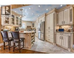 60 CHANDOS Drive - 16