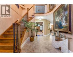 60 CHANDOS Drive - 3