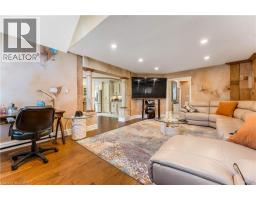 60 CHANDOS Drive - 7