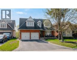 79 HOLBROOK Crescent - 1