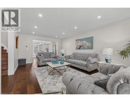 79 HOLBROOK Crescent - 10