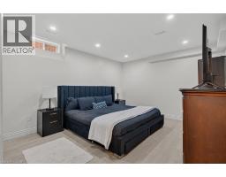 79 HOLBROOK Crescent - 32