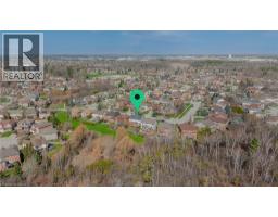 79 HOLBROOK Crescent - 38