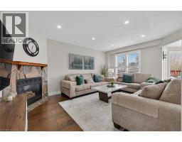 79 HOLBROOK Crescent - 8