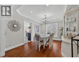 79 HOLBROOK Crescent - 9