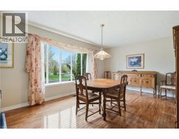 102 RIPLEY Crescent - 13