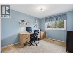 102 RIPLEY Crescent - 20
