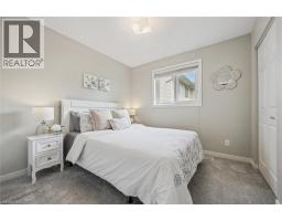 33 KINGFISHER Drive - 13