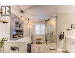 7 JOHN ROSS Court - 24