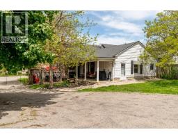 31 BRUCE Street - 33
