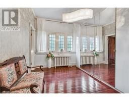 122 DUFFERIN Avenue - 25