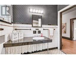 122 DUFFERIN Avenue - 31