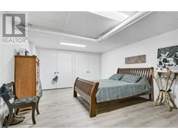 122 DUFFERIN Avenue - 42