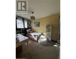 24 WOODHOUSE Avenue - 21