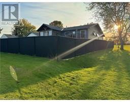 24 WOODHOUSE Avenue - 27