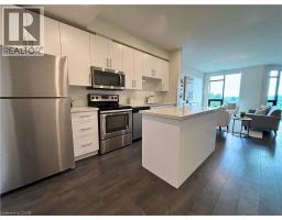 690 KING Street W UnitNo. 621 - 3
