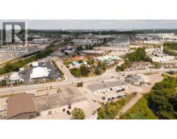 28 MANITOU Drive - 9