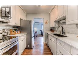 26 CEDARHILL Crescent - 1