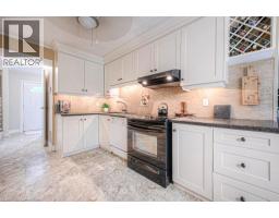 30 GREEN VALLEY Drive UnitNo. 3 - 11