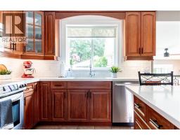 66 GARDEN Avenue - 13