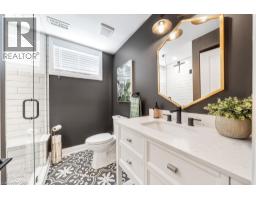 89 LLOYMINN Avenue - 36