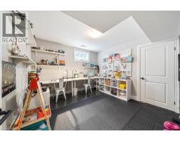 89 LLOYMINN Avenue - 38