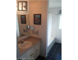 22 BEECHMANOR Crescent - 9