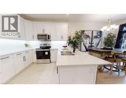 62 JULIE Crescent - 12