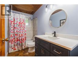 210 MACKENZIE Crescent - 14