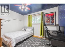 210 MACKENZIE Crescent - 17