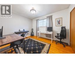 210 MACKENZIE Crescent - 20