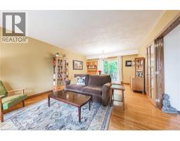 210 MACKENZIE Crescent - 6
