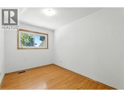 64 WILMOT Street S - 10