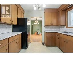 64 WILMOT Street S - 12