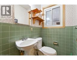 64 WILMOT Street S - 14