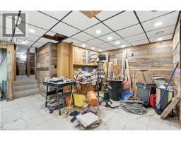 64 WILMOT Street S - 16
