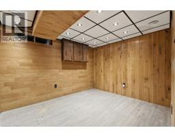 64 WILMOT Street S - 19
