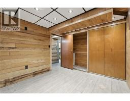 64 WILMOT Street S - 20