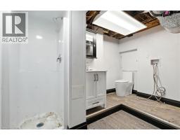 64 WILMOT Street S - 21