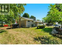 64 WILMOT Street S - 3