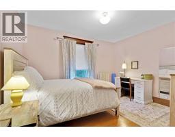 36 WENTWORTH Avenue - 35